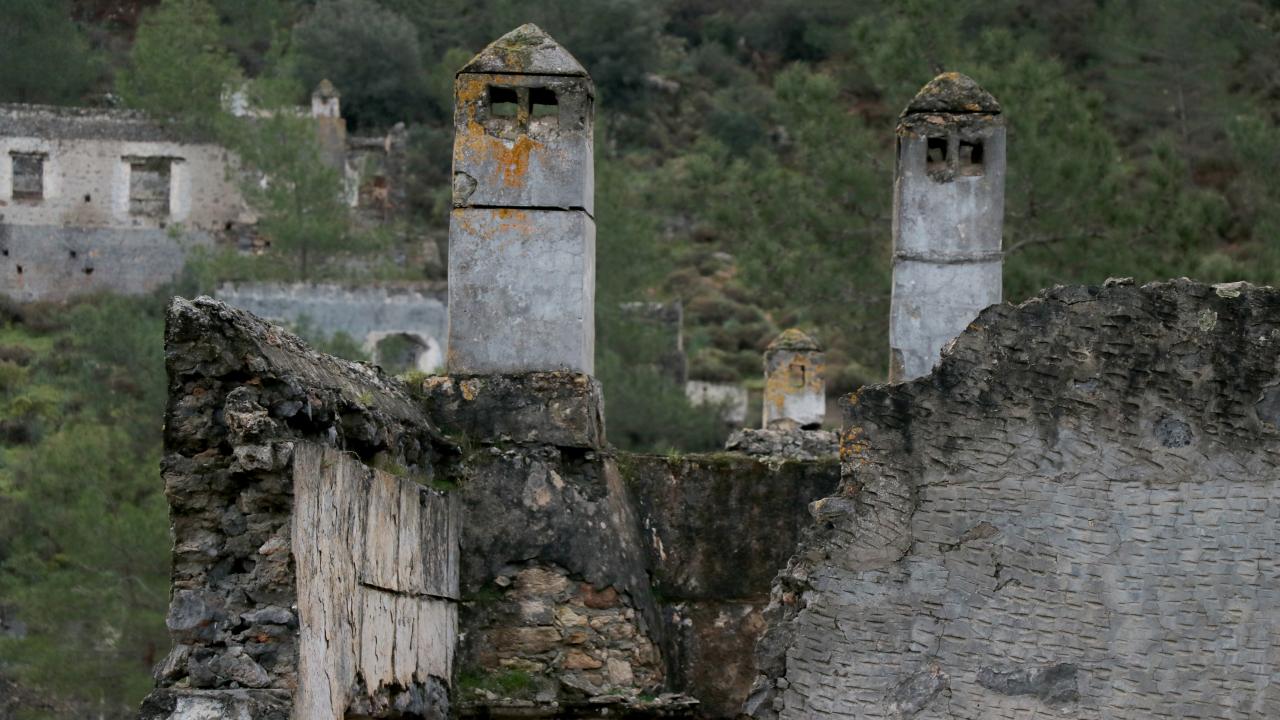 Kendisi "hayalet" ama ekonomisi "canlı" 13