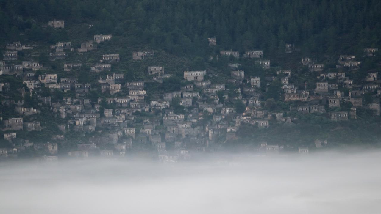 Kendisi "hayalet" ama ekonomisi "canlı" 10
