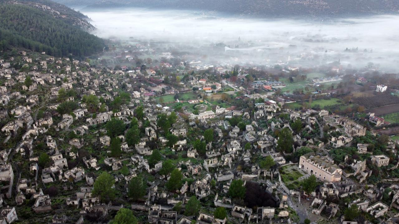 Kendisi "hayalet" ama ekonomisi "canlı" 6