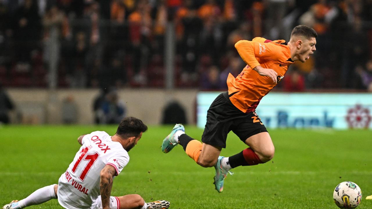 Galatasaray zirvede doludizgin ilerliyor 8