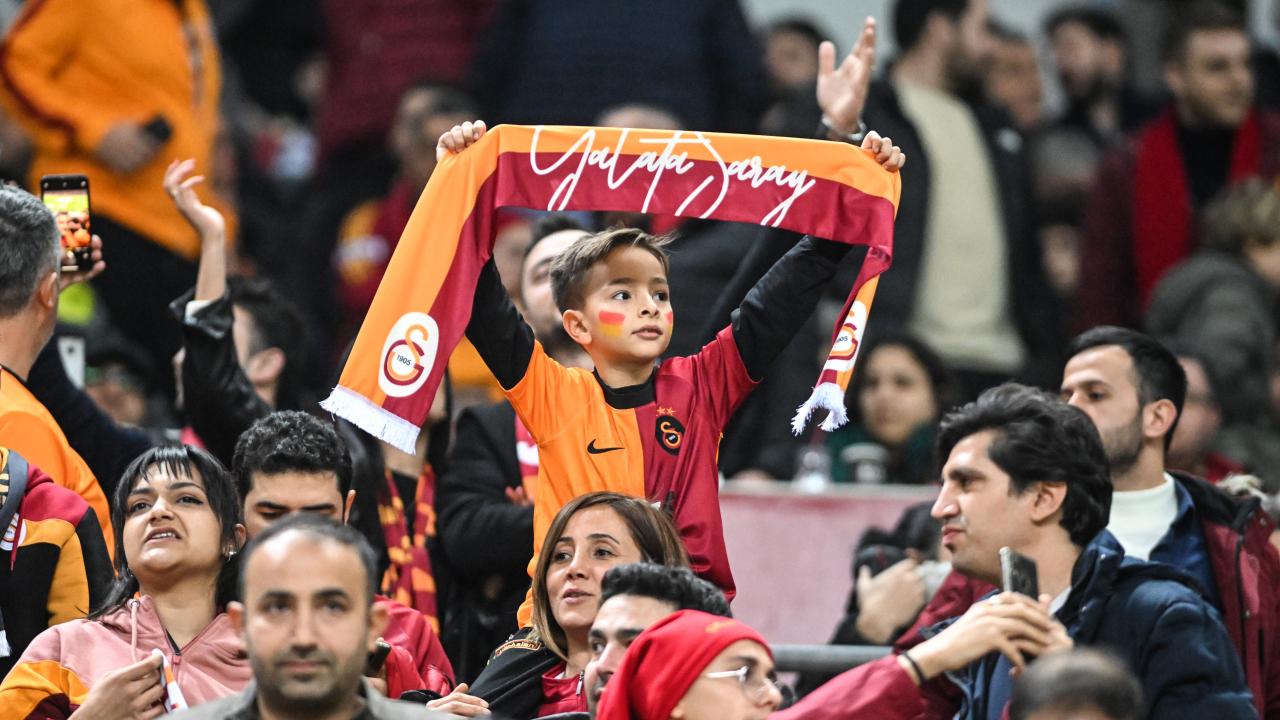Galatasaray zirvede doludizgin ilerliyor 7