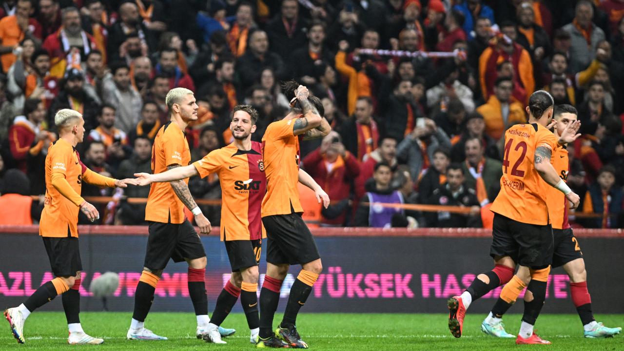 Galatasaray zirvede doludizgin ilerliyor 6