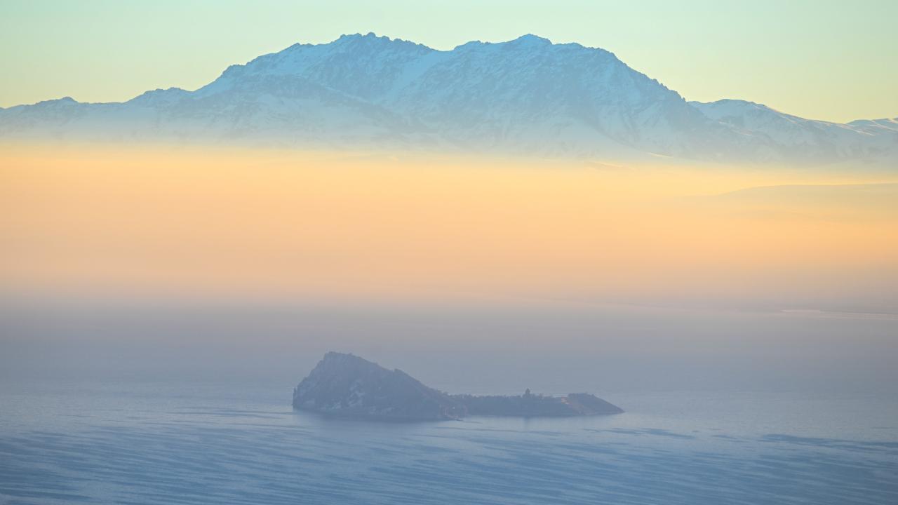 Van Gölü'nde sis görsel şölen yarattı 1