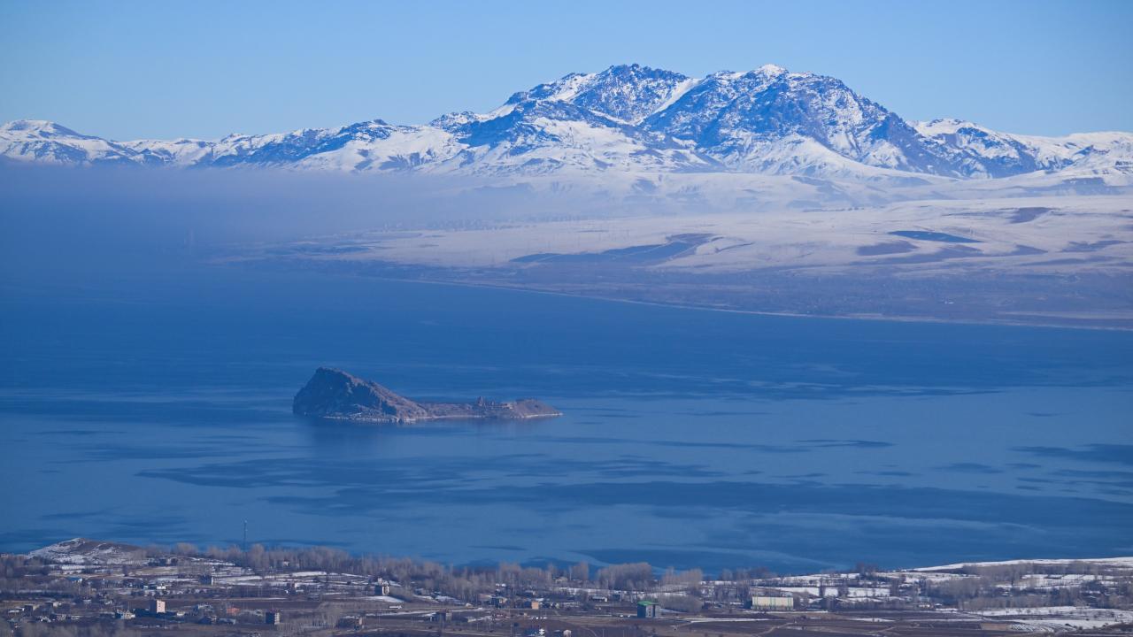 Van Gölü'nde sis görsel şölen yarattı 5
