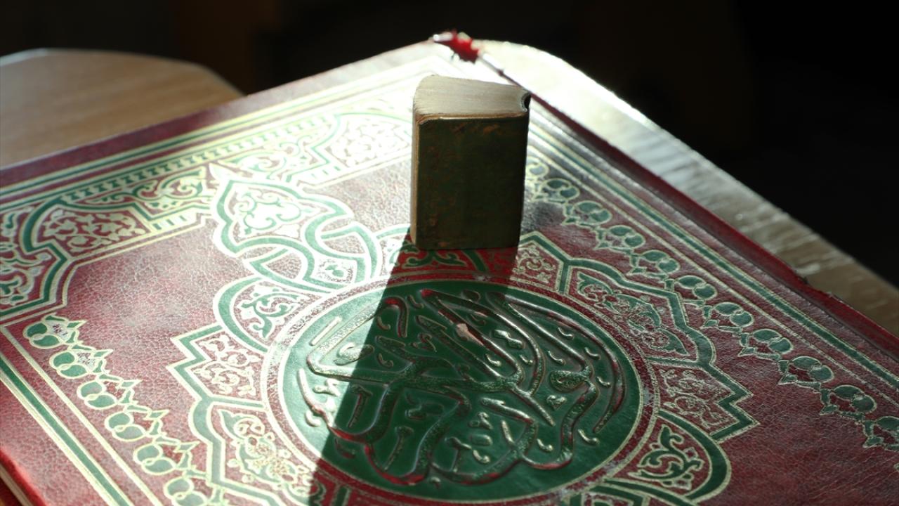 Dünyanın en küçük Kuran-ı Kerim'i 15