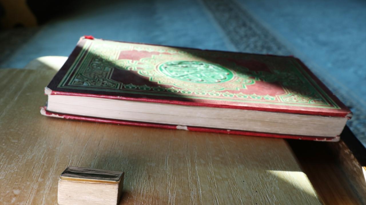 Dünyanın en küçük Kuran-ı Kerim'i 16