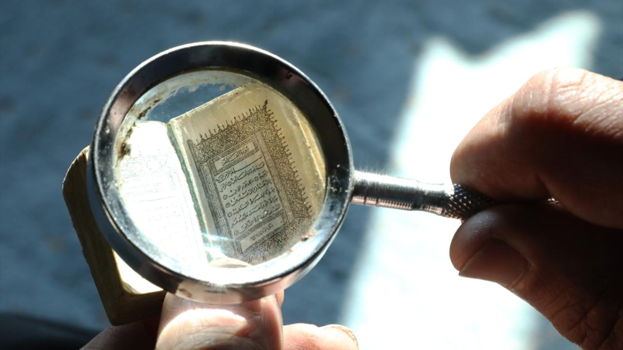 Dünyanın en küçük Kuran-ı Kerim'i 1