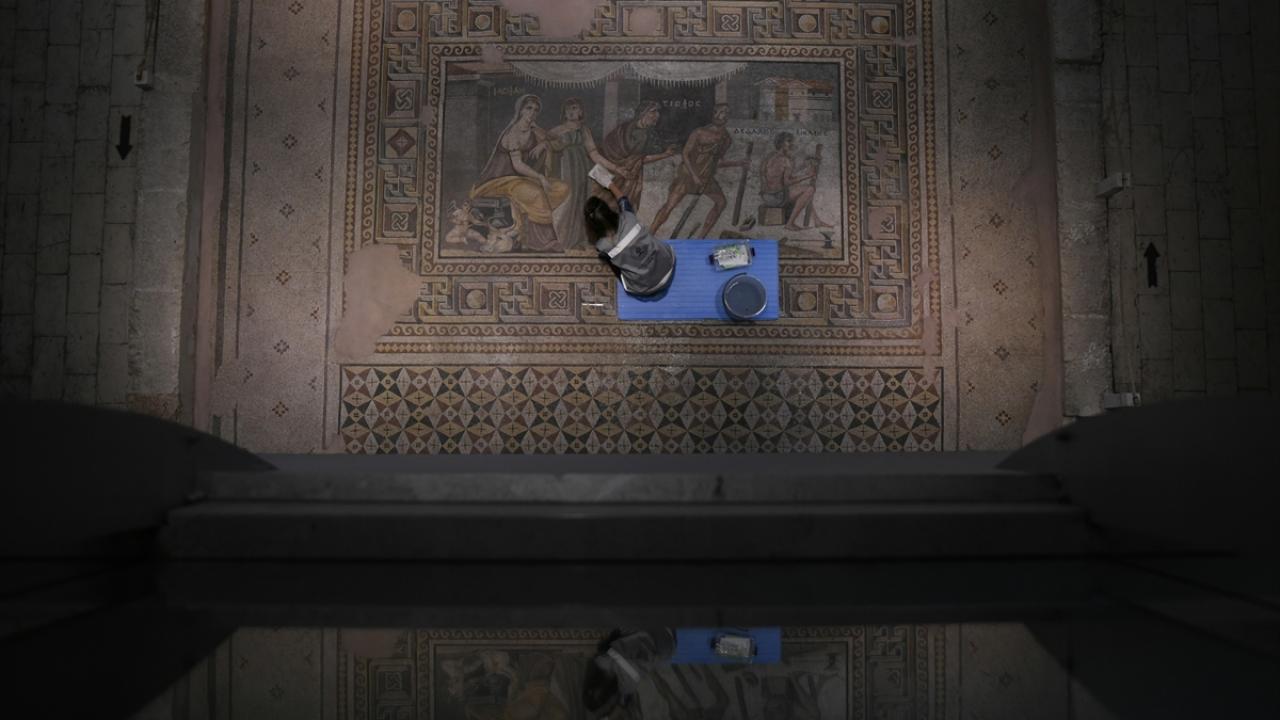 Tarihin yüzlerce yıllık tanığı mozaikler özenle gelecek kuşaklara aktarılıyor 11