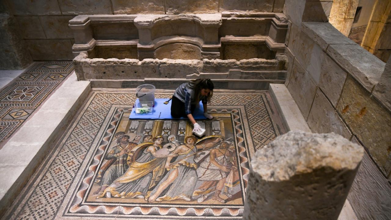 Tarihin yüzlerce yıllık tanığı mozaikler özenle gelecek kuşaklara aktarılıyor 4