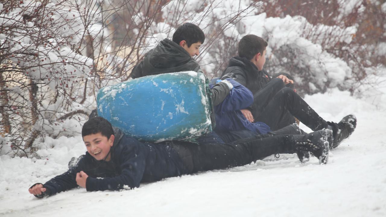Kar yağışı en çok onları sevindirdi 2