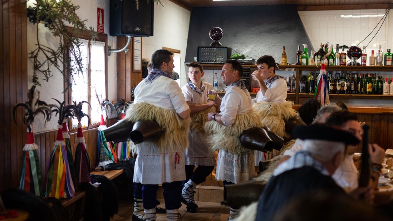 Koyun postu giydiler, kötülükleri kovdular... 7