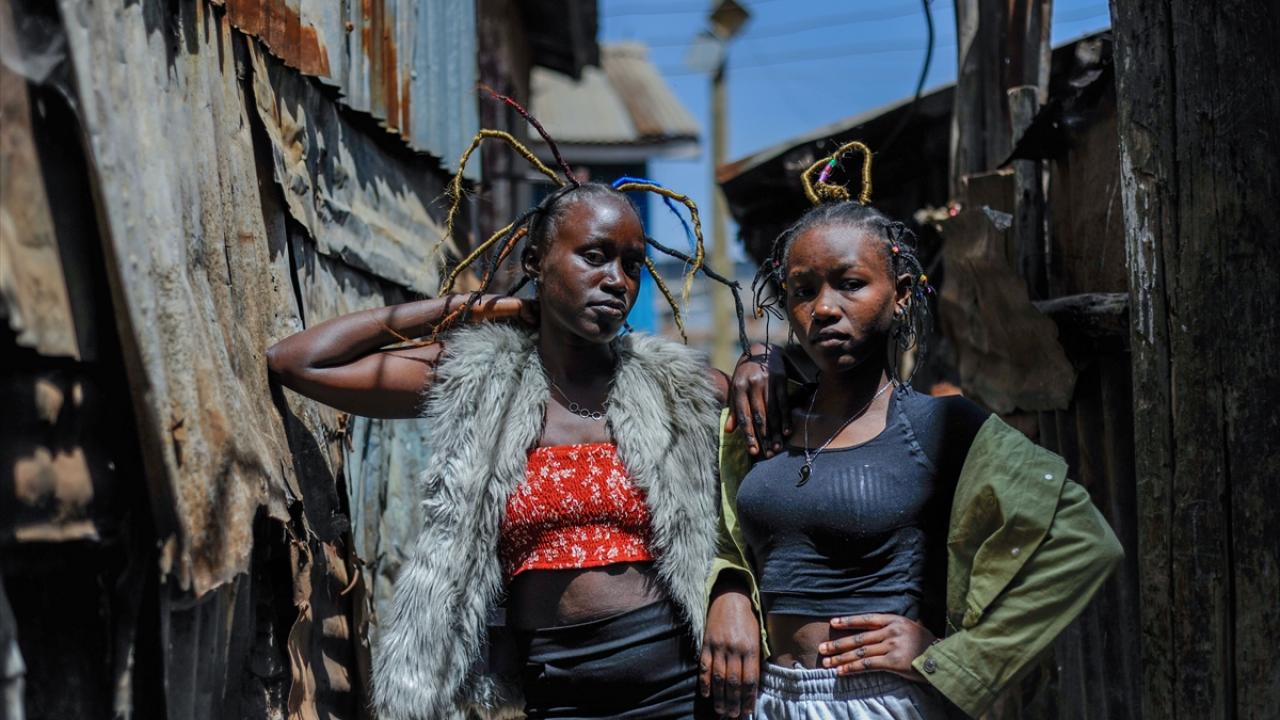 Afrika'da bir değişik kuaför salonu 13