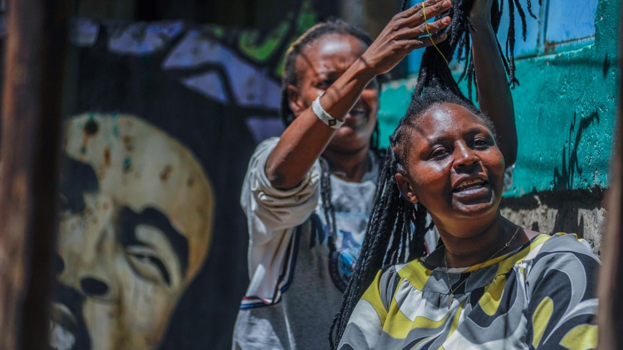 Afrika'da bir değişik kuaför salonu 2