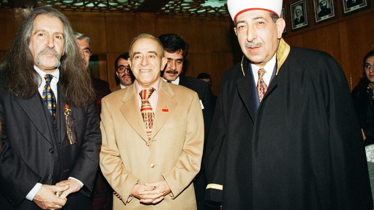 Türkiye'nin "Barış Abisi" vefatının 24. yılında anılıyor 13