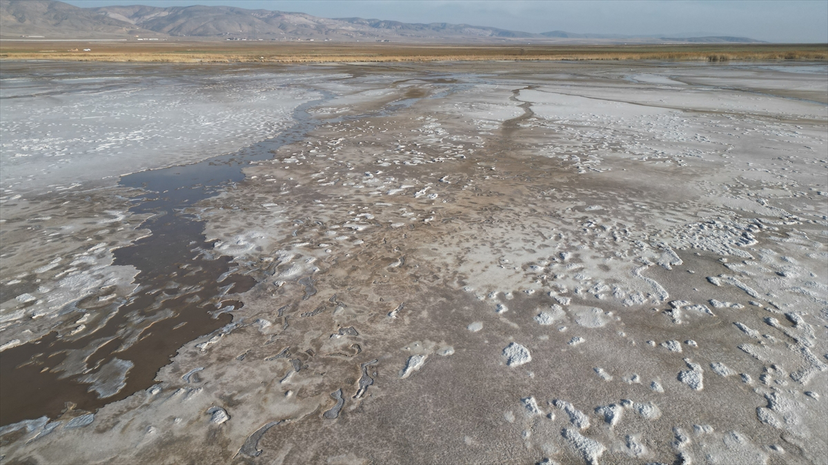 Tuz Gölü'nde kuraklık alarmı 16