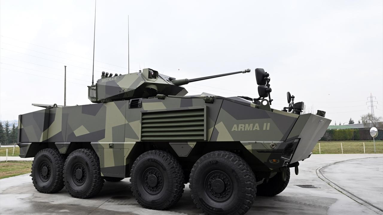 Türkiye'nin yerli motorlu ilk 8x8 aracı göreve hazır 18