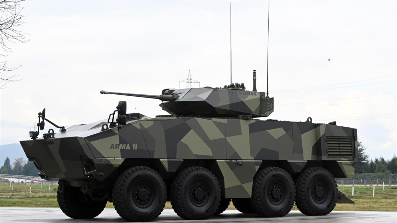 Türkiye'nin yerli motorlu ilk 8x8 aracı göreve hazır 13