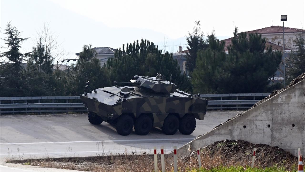 Türkiye'nin yerli motorlu ilk 8x8 aracı göreve hazır 9