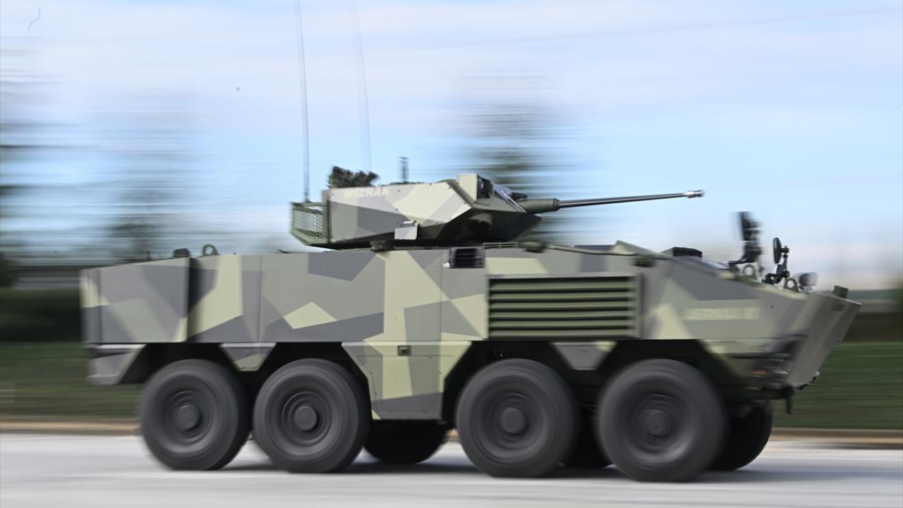 Türkiye'nin yerli motorlu ilk 8x8 aracı göreve hazır 6