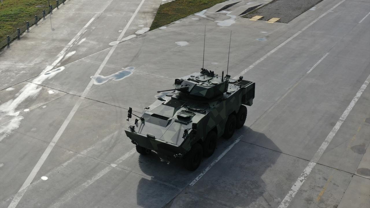 Türkiye'nin yerli motorlu ilk 8x8 aracı göreve hazır 5