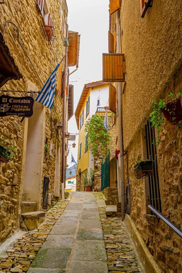 Sadece 27 kişi yaşıyor! İşte dünyanın en küçük ülkesi 22