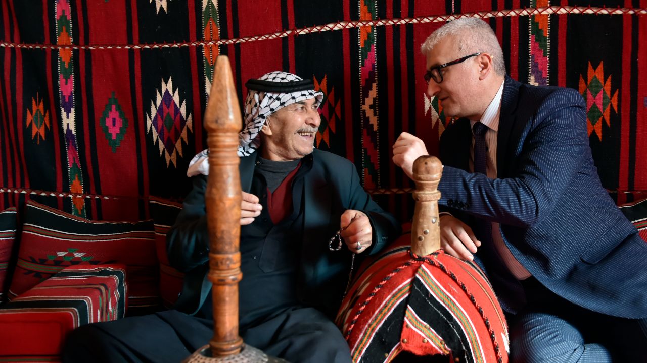 Türkmen çocuklar, Türkçeyi unutma tehlikesiyle karşı karşıya 2