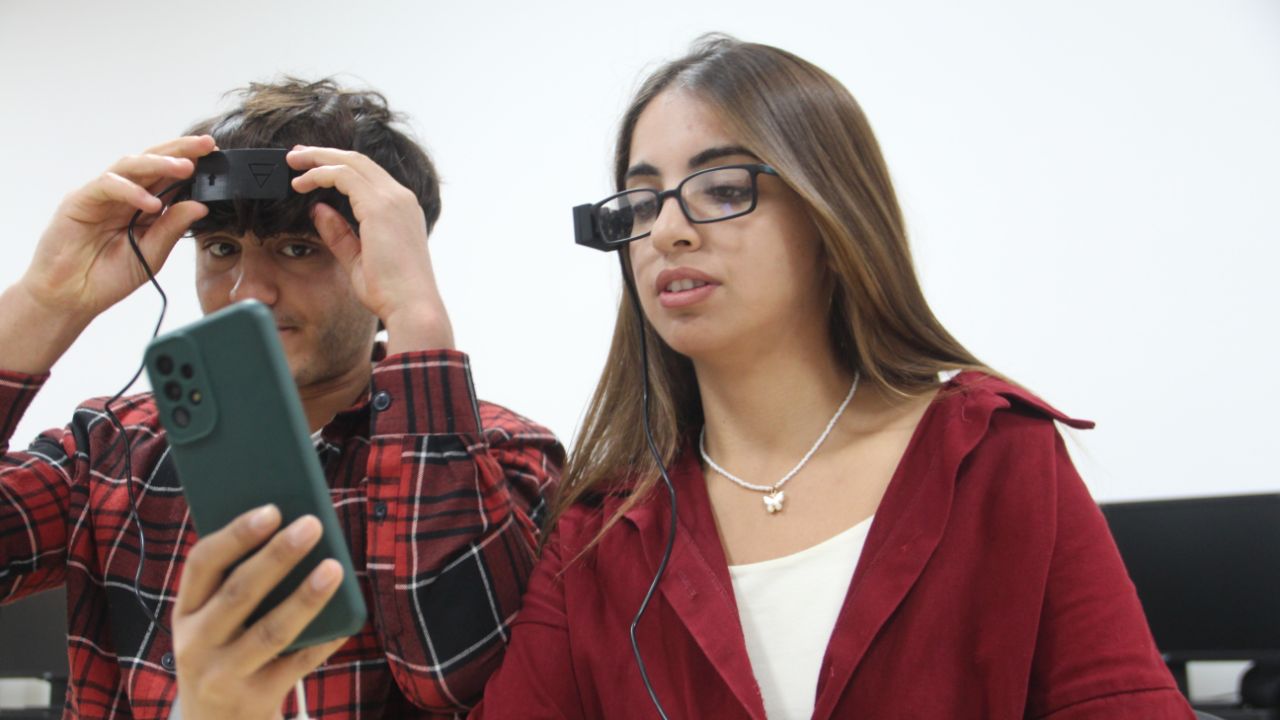 Türkiye’de bir ilk! Bu gözlüğün özelliğini duyanlar şaşırıyor 5