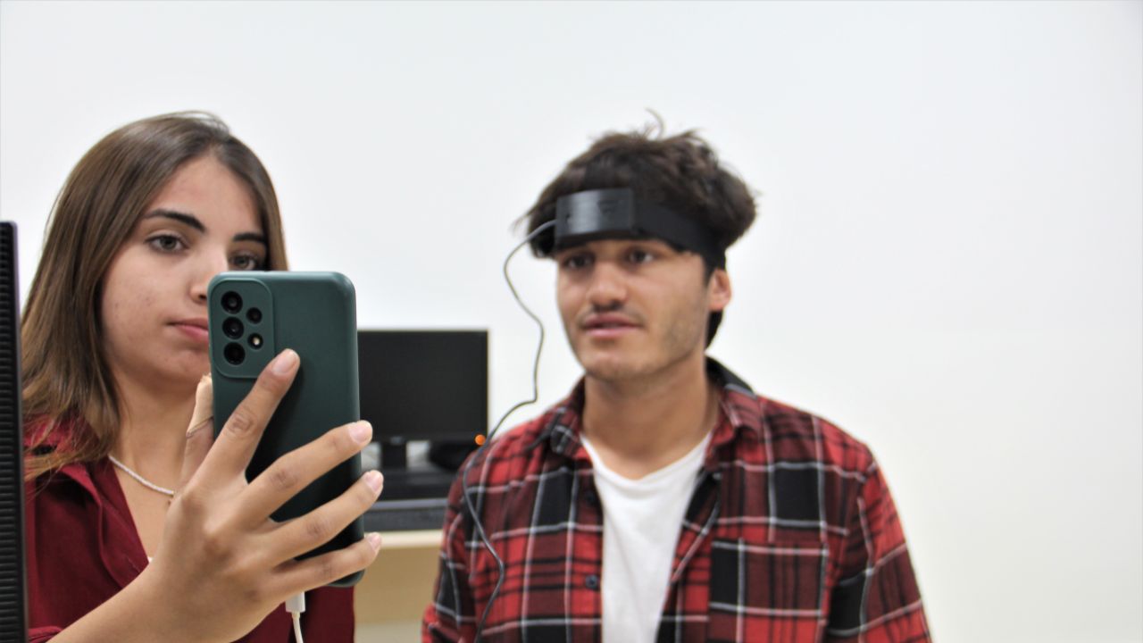 Türkiye’de bir ilk! Bu gözlüğün özelliğini duyanlar şaşırıyor 3