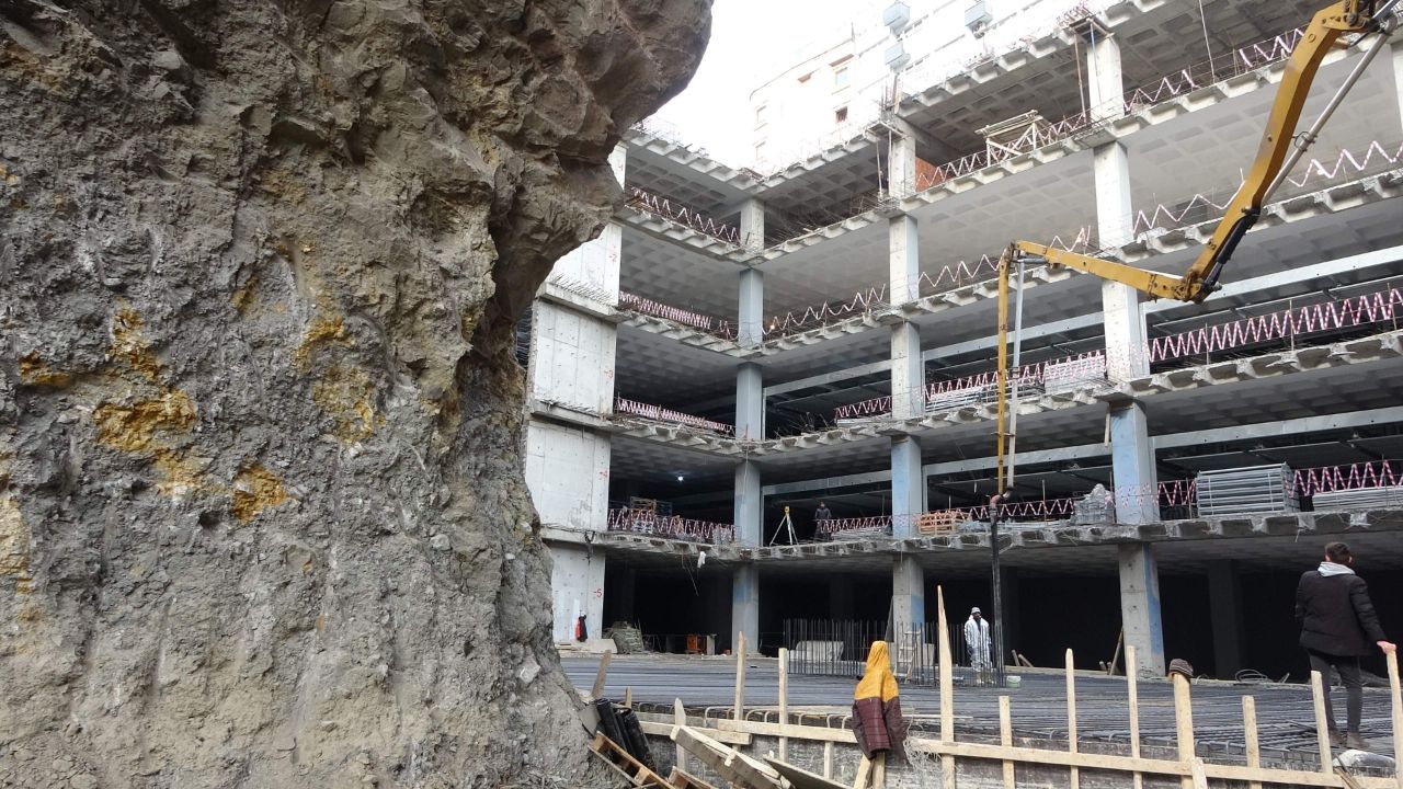 Trabzon'da böylesi görülmedi! Otopark bakın nereye bağlanacak 6