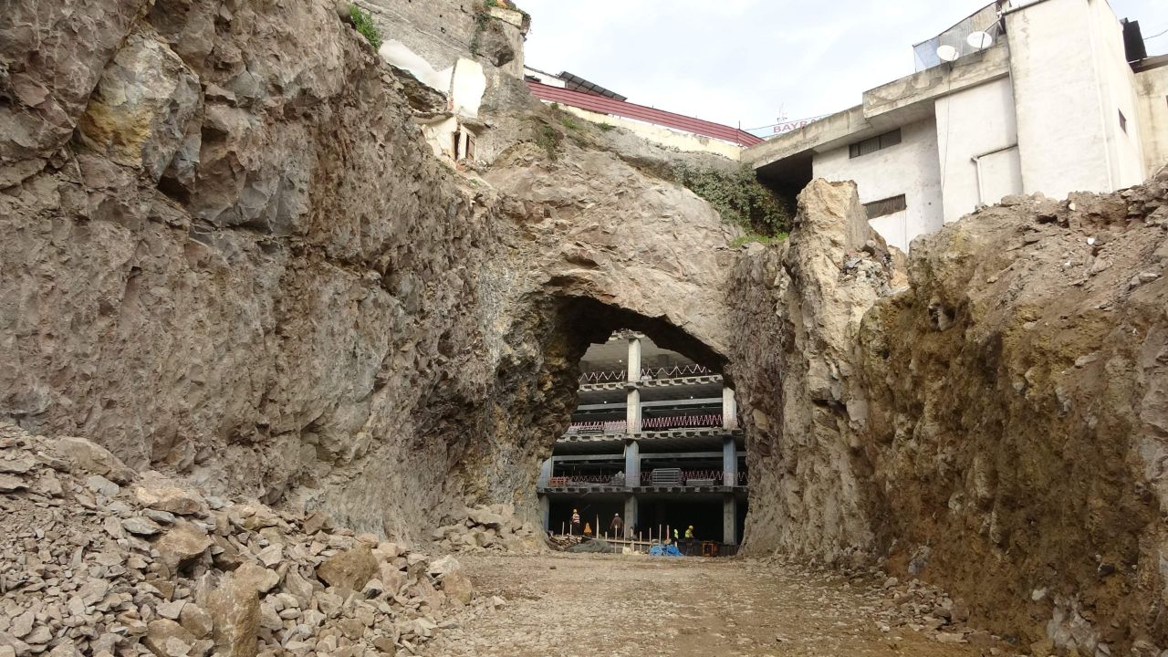 Trabzon'da böylesi görülmedi! Otopark bakın nereye bağlanacak 5