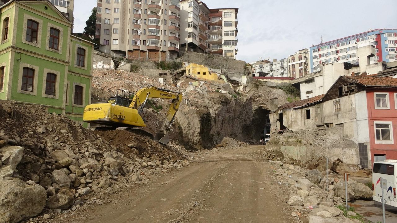 Trabzon'da böylesi görülmedi! Otopark bakın nereye bağlanacak 2
