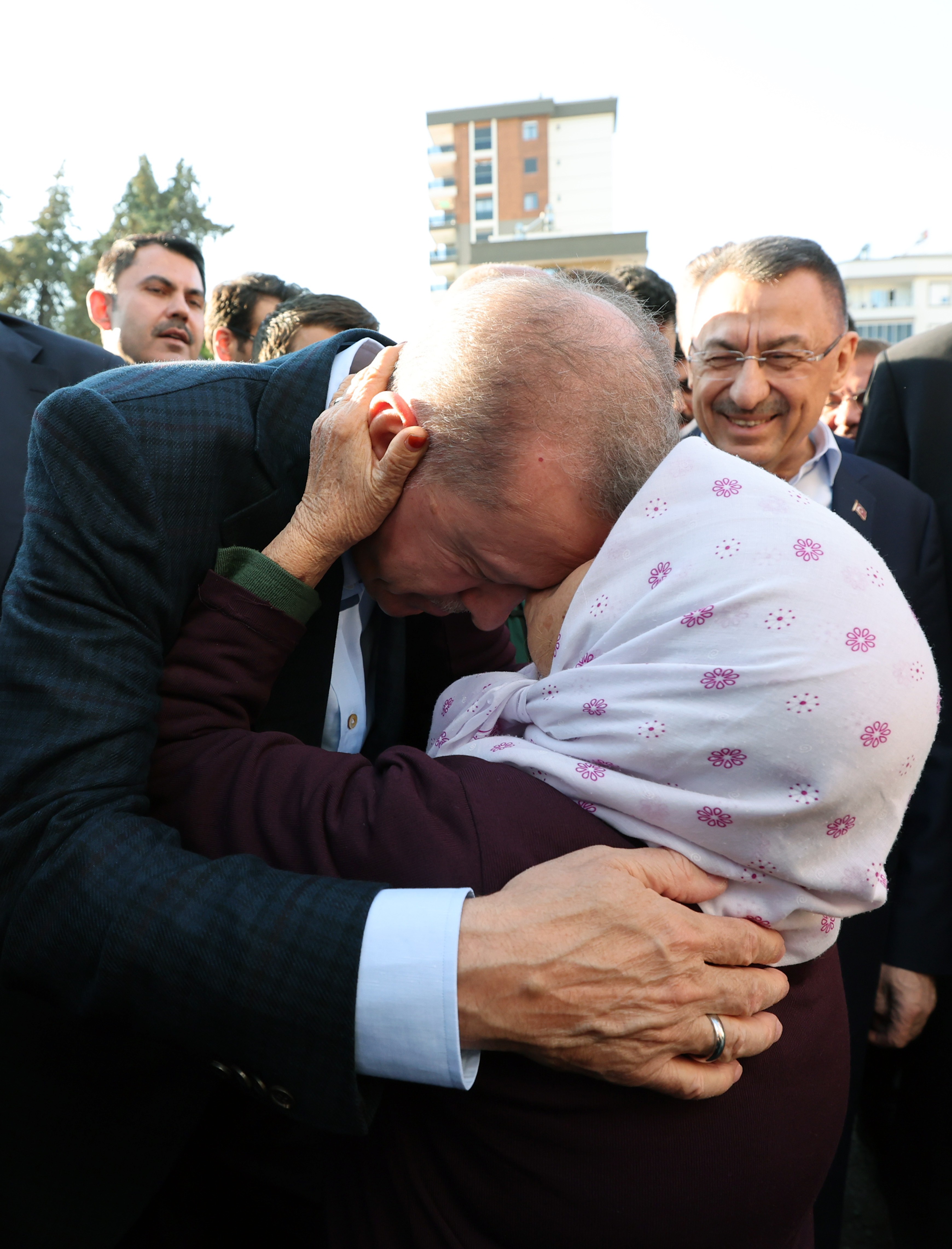 Cumhurbaşkanı Erdoğan, selzede Zülfiye ninenin evine misafir oldu 8