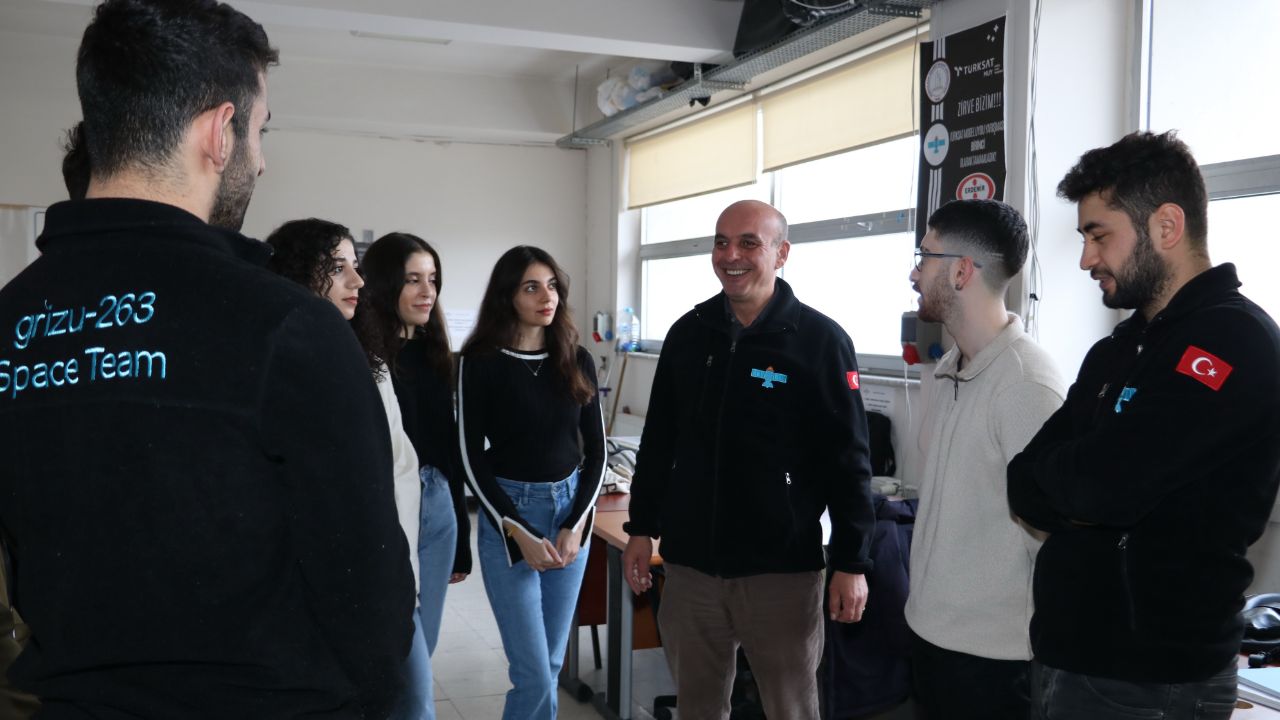 Bir ilk! Türk mühendisler yaptı, günde 16 kez dünyayı dolaşıyor 6