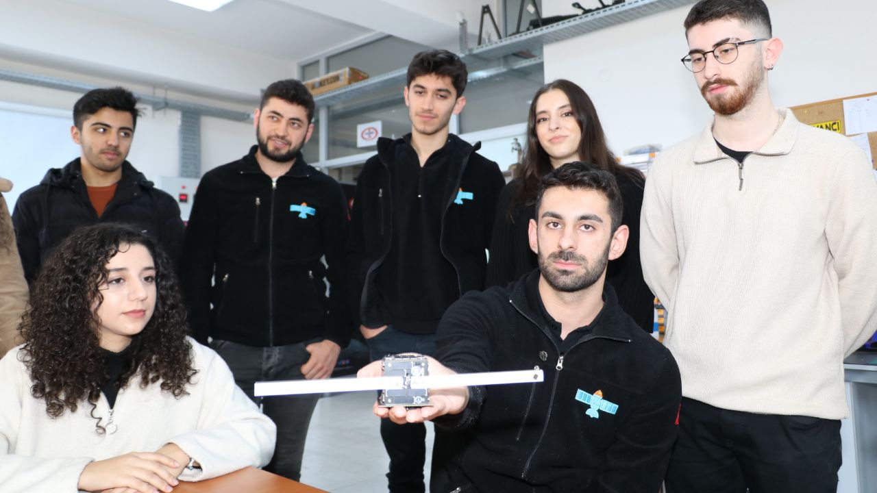 Bir ilk! Türk mühendisler yaptı, günde 16 kez dünyayı dolaşıyor 4