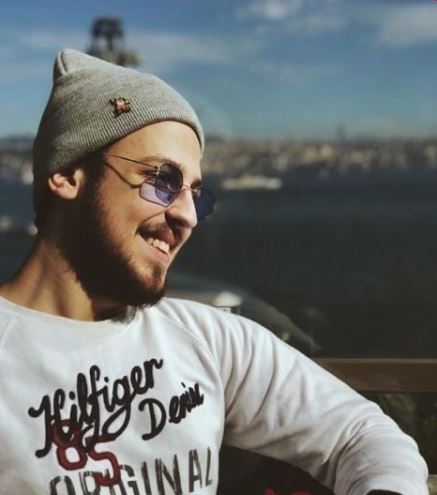 'Babam ve Oğlum’ filminin Deniz'i Ege Tanman yıllar sonra açıkladı! "Babamı kaybetmem filmdeki gibiydi" 17