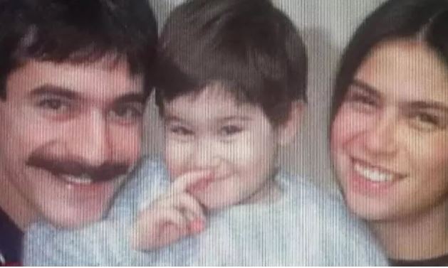 "Bu fotoğrafları albümden buldum... Ne çok mazi paylaştık seninle!" 16