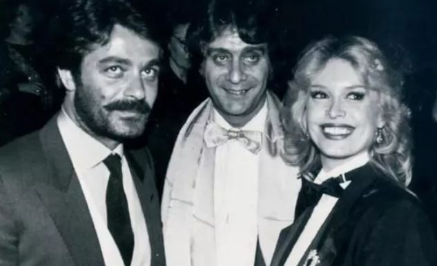 "Bu fotoğrafları albümden buldum... Ne çok mazi paylaştık seninle!" 18