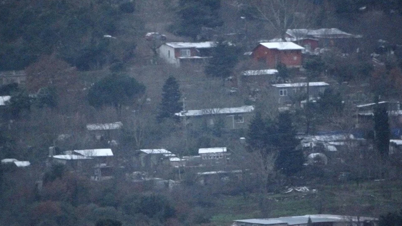 İstanbul'da kar yağışı: Yüksek kesimler beyaza büründü 4