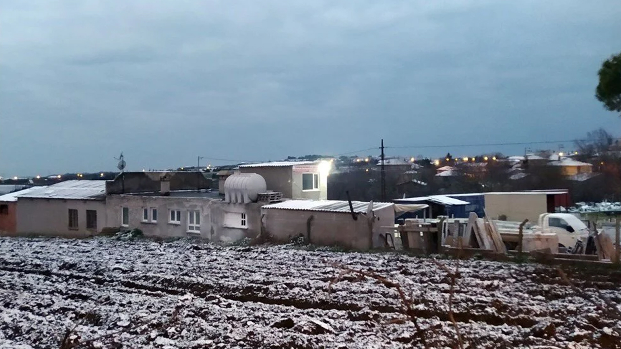 İstanbul'da kar yağışı: Yüksek kesimler beyaza büründü 5