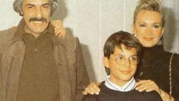 "Bu fotoğrafları albümden buldum... Ne çok mazi paylaştık seninle!" 17