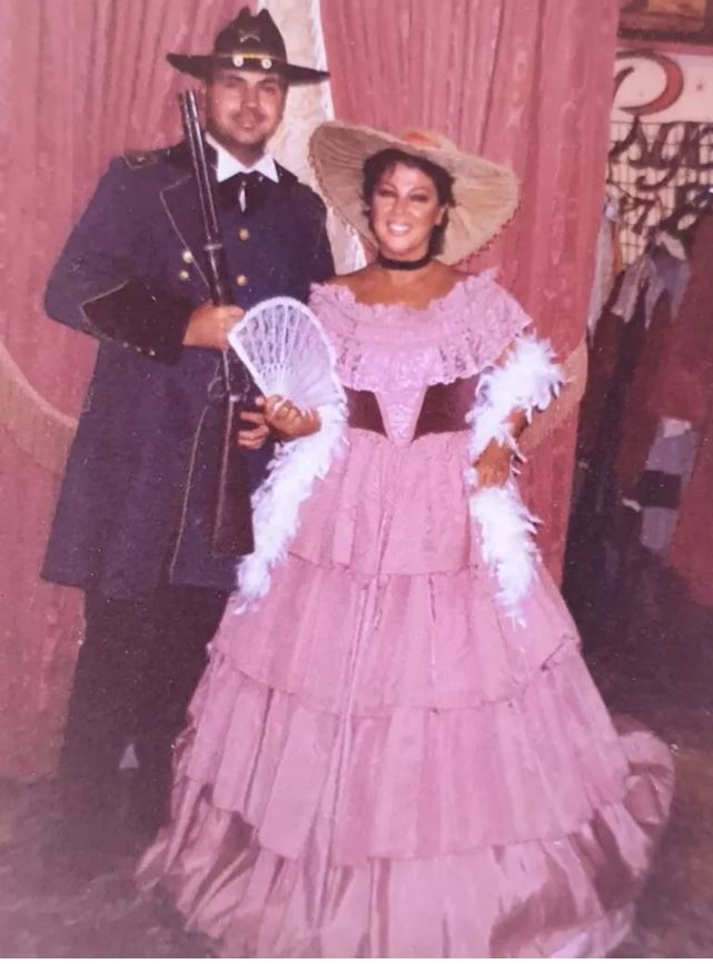 "Bu fotoğrafları albümden buldum... Ne çok mazi paylaştık seninle!" 6