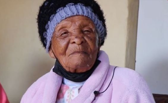 Dünyanın en yaşlı insanı! Uzun yaşamının sırrı yediği 2 besinde saklı 7