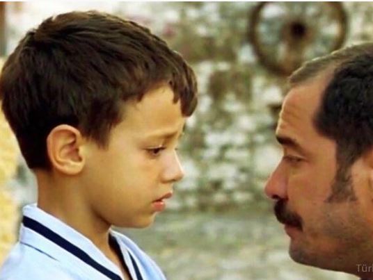 'Babam ve Oğlum’ filminin Deniz'i Ege Tanman yıllar sonra açıkladı! "Babamı kaybetmem filmdeki gibiydi" 2