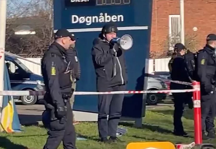 İsveç'ten sonra bu kez de Danimarka'da! Caminin karşısına gelip... 1