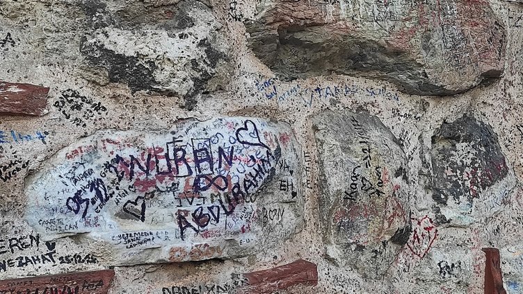 Galata Kulesi’nde pes dedirten görüntü! Eline kalem alanlar... 10