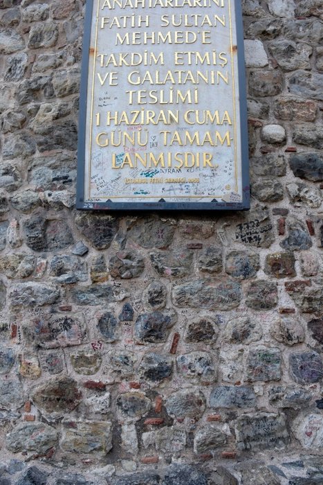 Galata Kulesi’nde pes dedirten görüntü! Eline kalem alanlar... 4