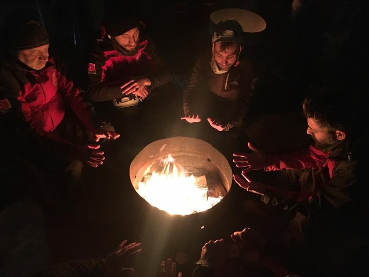 İkizi ayakta kalan Emre Apartmanı için şok iddia: Zemin kattaki banka ile kolon kesme davası! 6