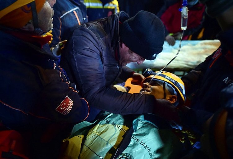 Bir mucize daha! 119 saat sonra kurtarılan gencin ilk sorusu bu oldu... 5