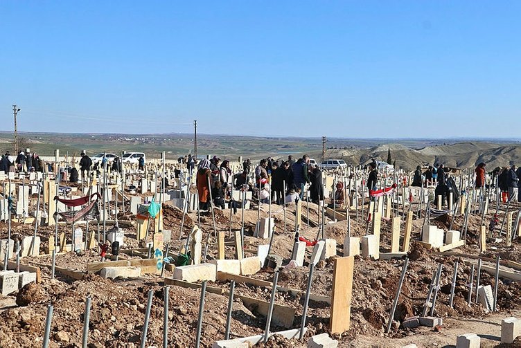 En acı bağ… Defin sırasında yaşadığı kahreden olayı anlattı! Vicdanımın sesimi dinleyip... 2