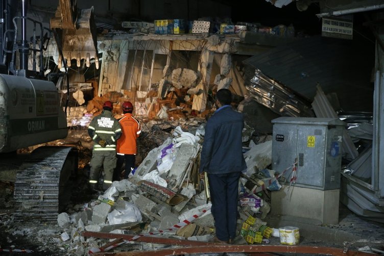 Ajanslar acil koduyla geçti! Hatay'daki deprem anı dünya manşetlerinde: Bir noktaya dikkat çektiler 5